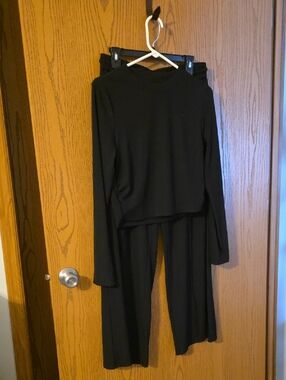 Classic Black Women's Two-Piece Lounge Pant Set Ptp 20-22 W15-18, I 29